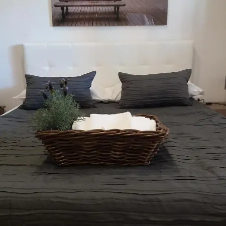 Knightsbridge Bed & Breakfast
